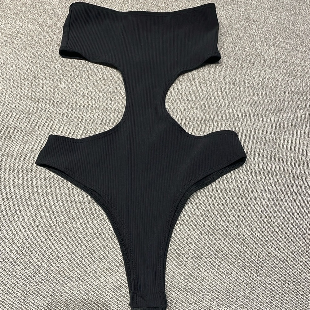 Edikted Vivie Ribbed Cut Out Bodysuit NWOT - Size XS